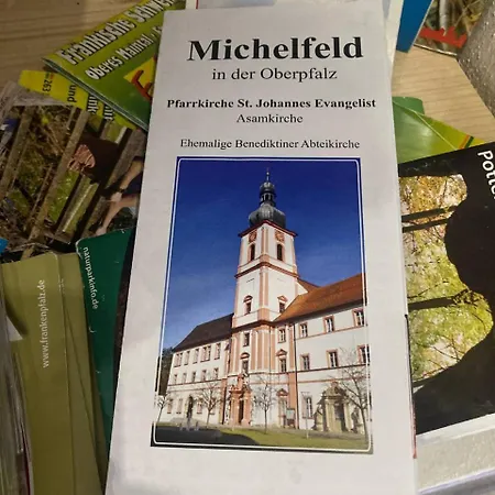 Geraeumige Mit Doppelbett, Bad, Kueche Und Balkon 民宿