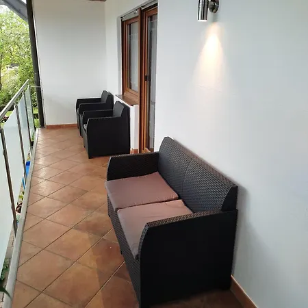 Geraeumige Mit Doppelbett, Bad, Kueche Und Balkon Auerbach in der Oberpfalz