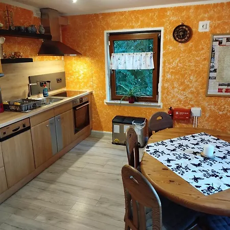 Habitación en casa particular Geräumige Mit Doppelbett, Bad Und Küche Auerbach in der Oberpfalz