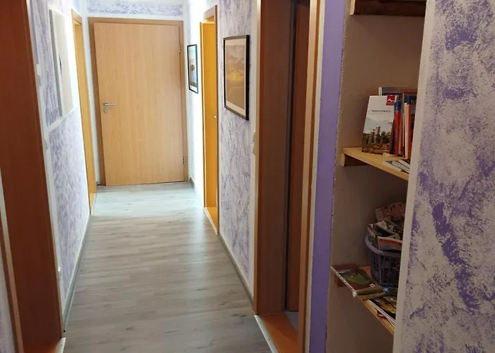 Geräumiges Zimmer mit Doppelbett, Bad und Küche *